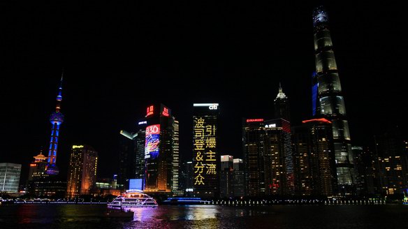 從王府井排隊(duì)到暢銷全球72國(guó)，波司登緣何受到主流人群青睞？