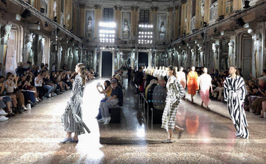 JESSIE 2019春夏系列亮相米蘭時(shí)裝周