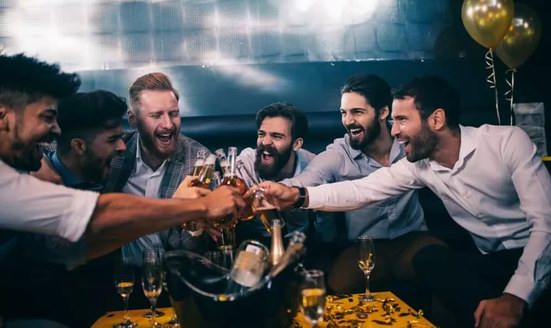 愷米切年會(huì)新年穿搭指南，教你一招致勝