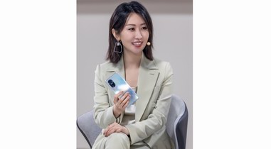 媒體好評(píng)如潮，3000元內(nèi)唯一超曲屏榮耀V40輕奢版開(kāi)賣