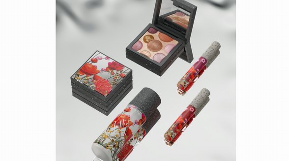 藝術(shù)聯(lián)名玩出“花”，瑪麗黛佳限定新品驚艷北京三里屯！