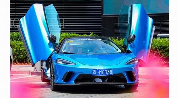 邁凱倫“星云騎士”駐臨北京華貿(mào)中心，以潮流顛覆認(rèn)知，遨賞非凡型格