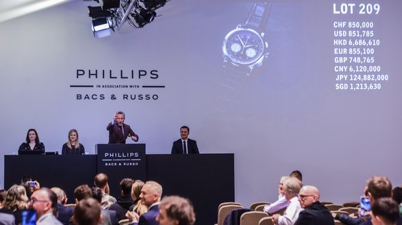 朗格1815計(jì)時(shí)腕表“漢普頓宮”特別款以1,058,500瑞士法郎成交，創(chuàng)下歷史拍賣(mài)紀(jì)錄