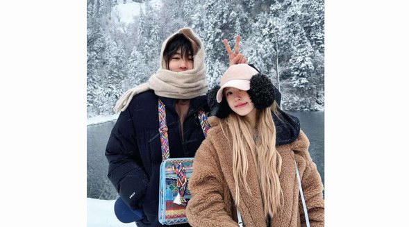 趙露思暖冬出游，穿著Max Mara演繹自在時髦氛圍