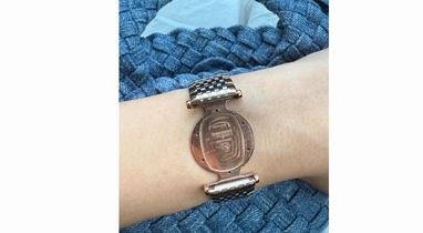 網(wǎng)友發(fā)帖“避雷浪琴”:花1萬多買的浪琴“嘉嵐系列”腕表就剩表帶  浪琴回應