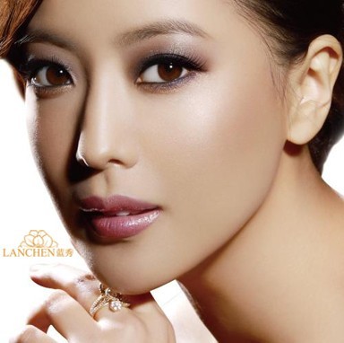 世界末日阻止不了美 藍秀親ME大炫時尚態(tài)度